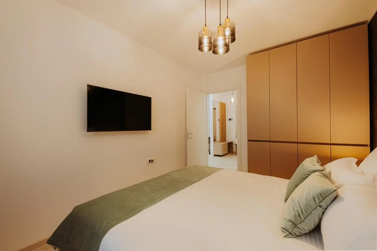 Mara Apartments&Studios Hils Bucharest 0*,  Romania
